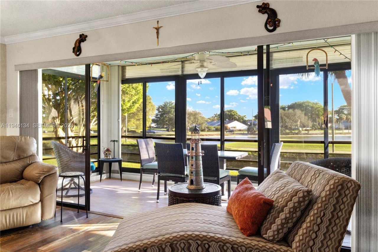 5519 Fairway Park Dr, Unit 203, Boynton Beach, FL 33437 Photo