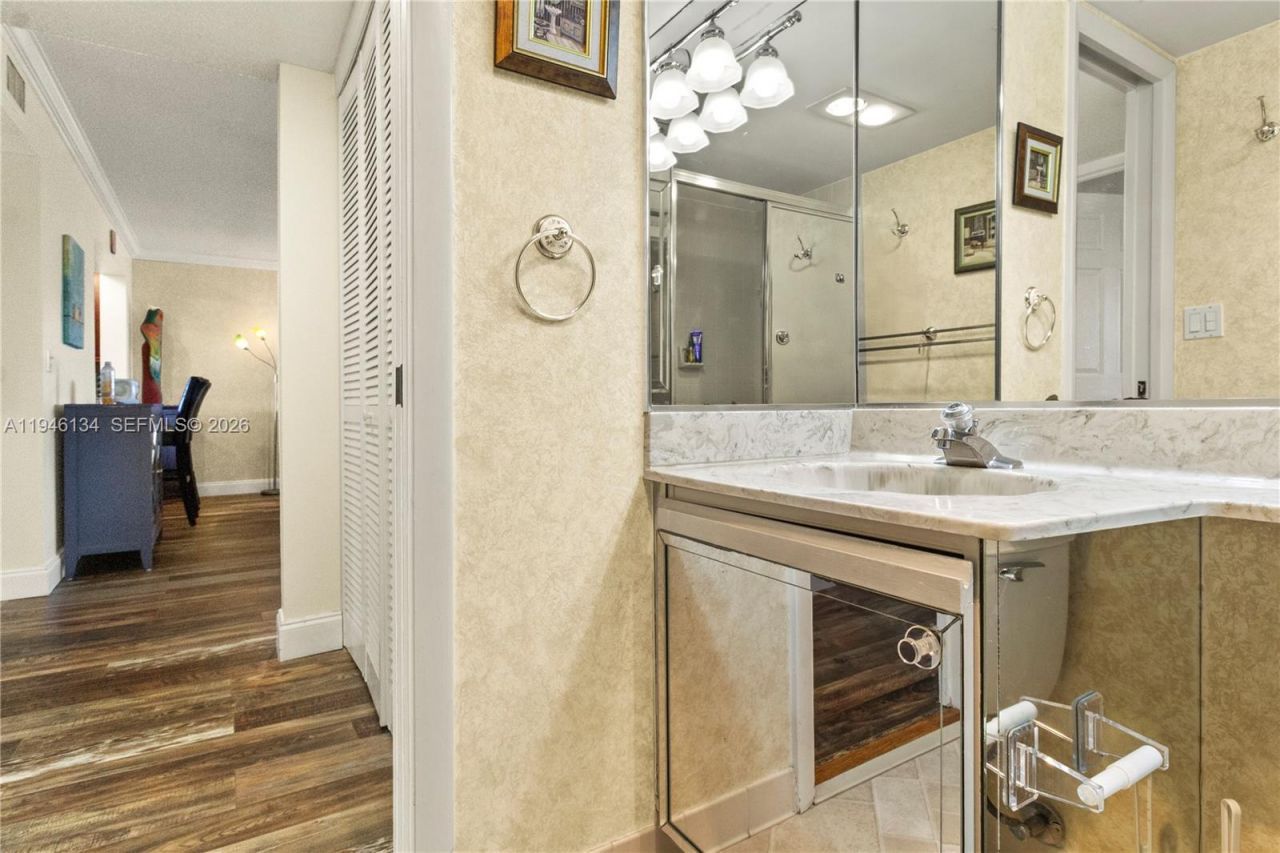 5519 Fairway Park Dr, Unit 203, Boynton Beach, FL 33437 Photo