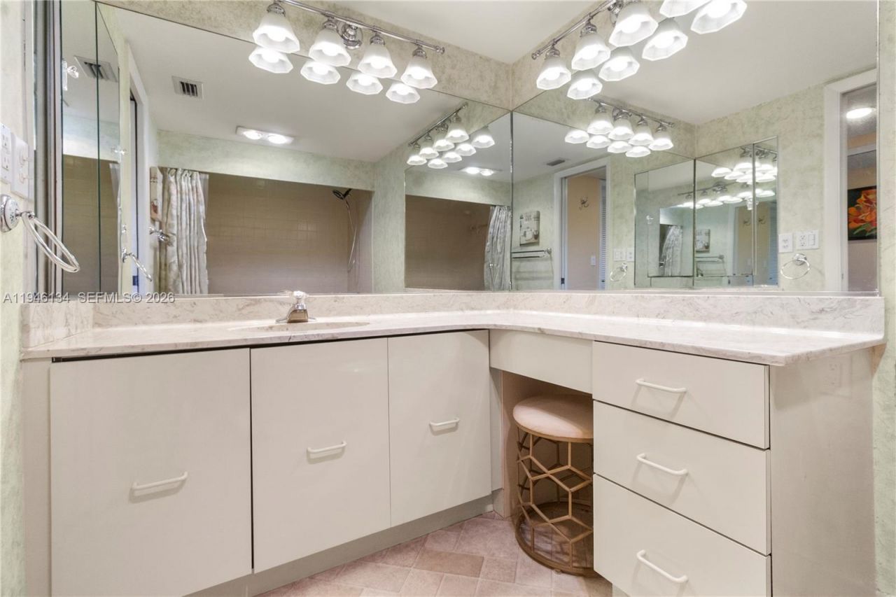 5519 Fairway Park Dr, Unit 203, Boynton Beach, FL 33437 Photo