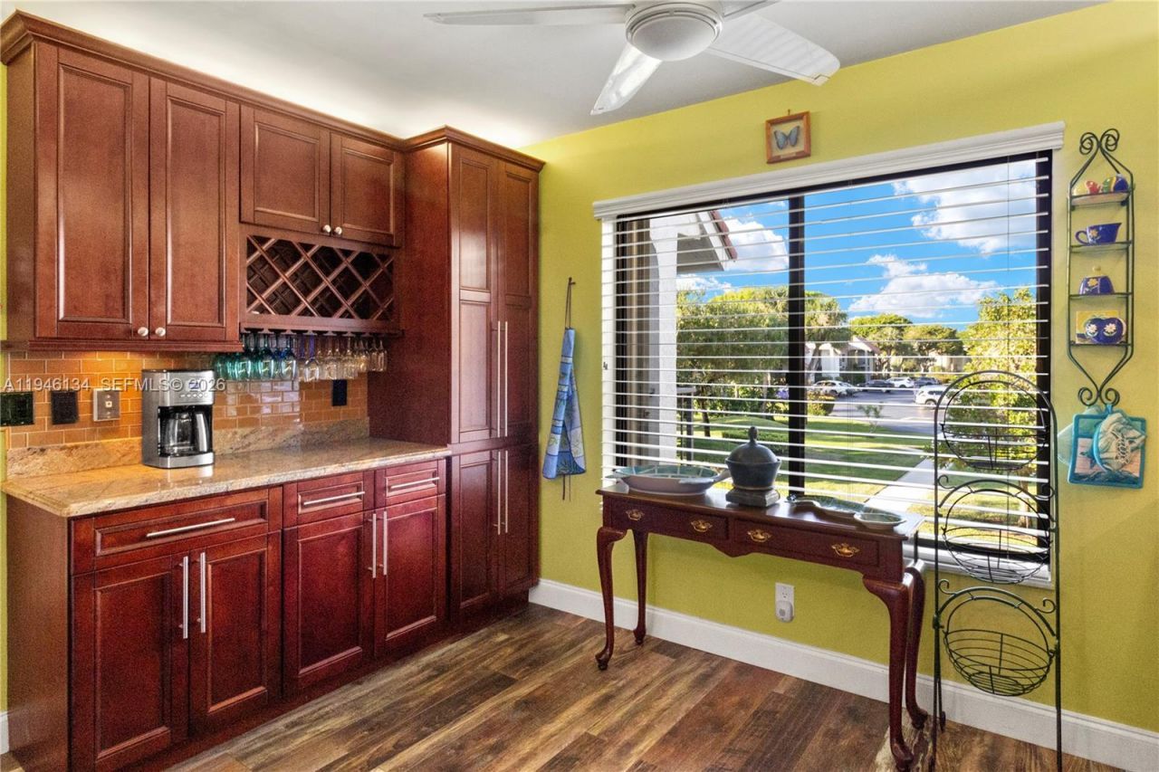 5519 Fairway Park Dr, Unit 203, Boynton Beach, FL 33437 Photo