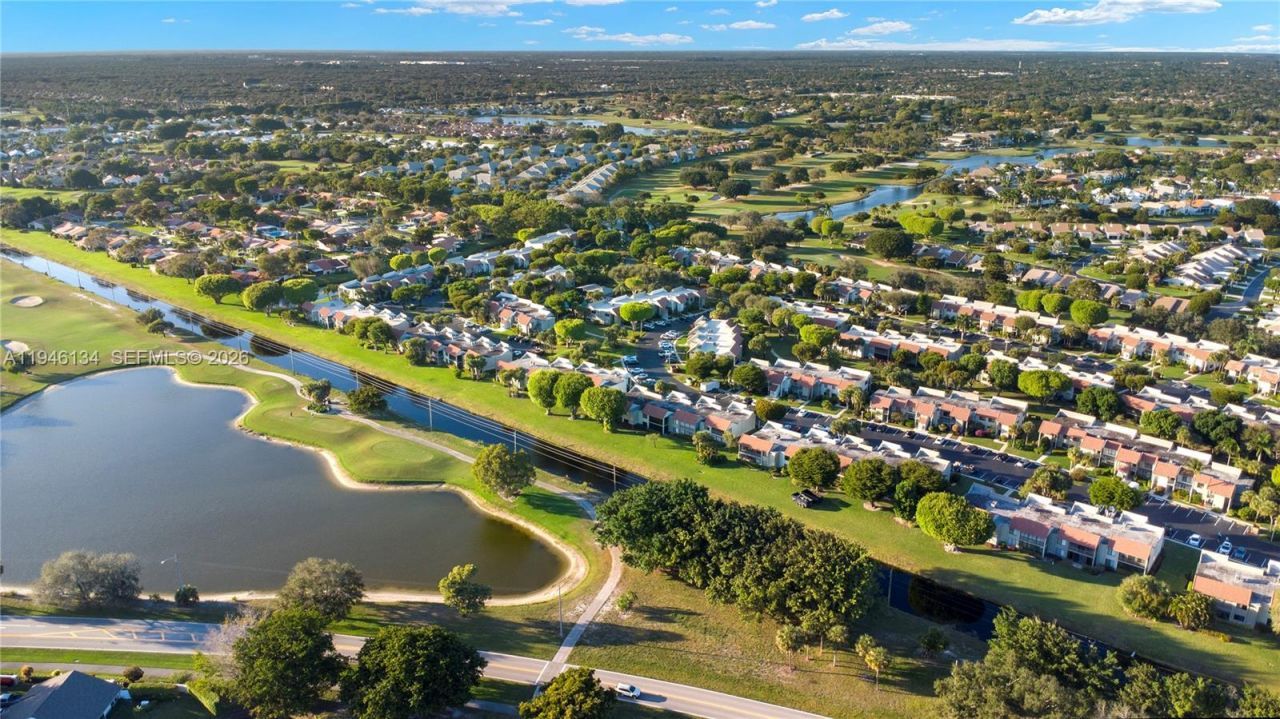 5519 Fairway Park Dr, Unit 203, Boynton Beach, FL 33437 Photo