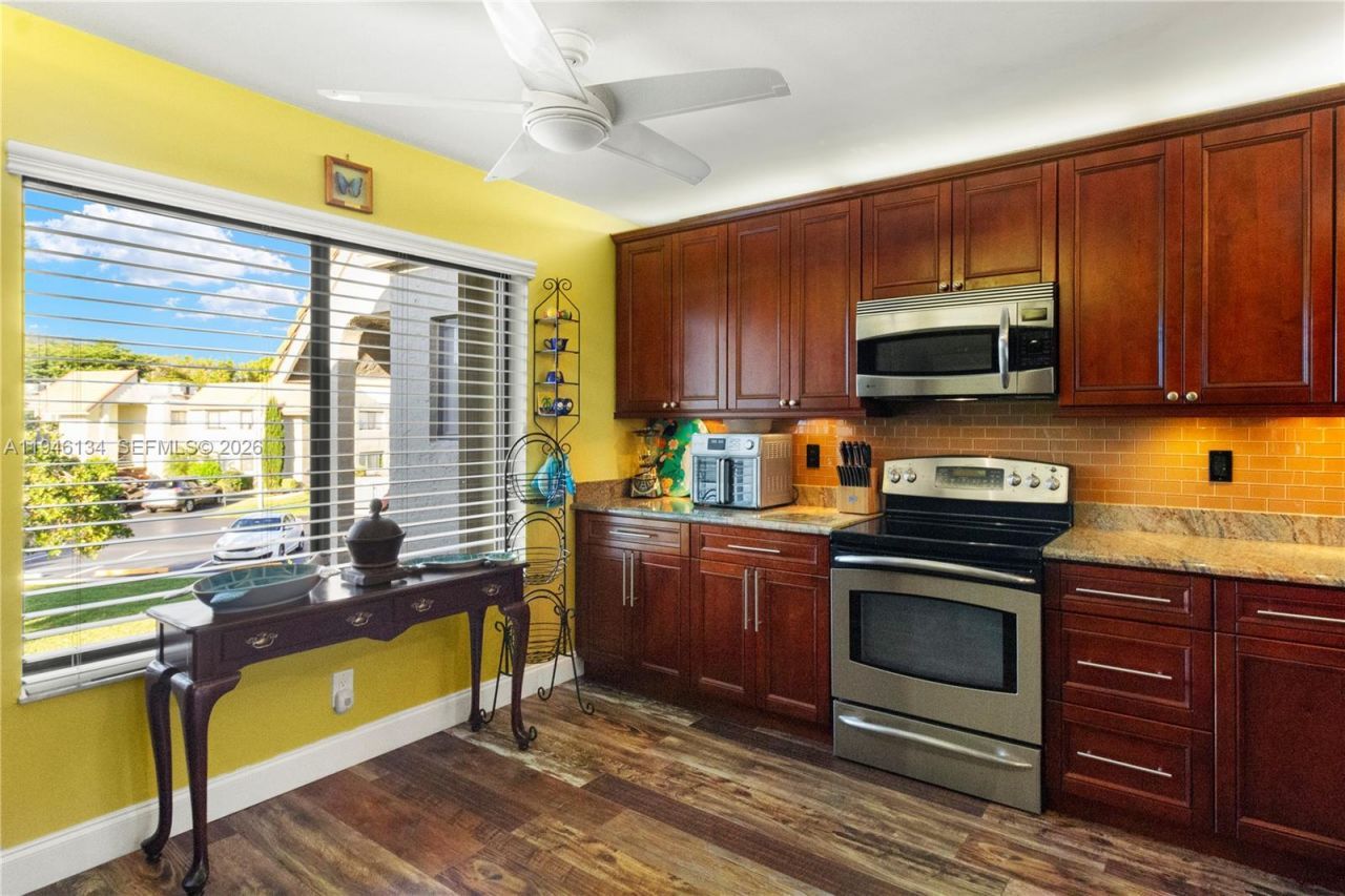 5519 Fairway Park Dr, Unit 203, Boynton Beach, FL 33437 Photo