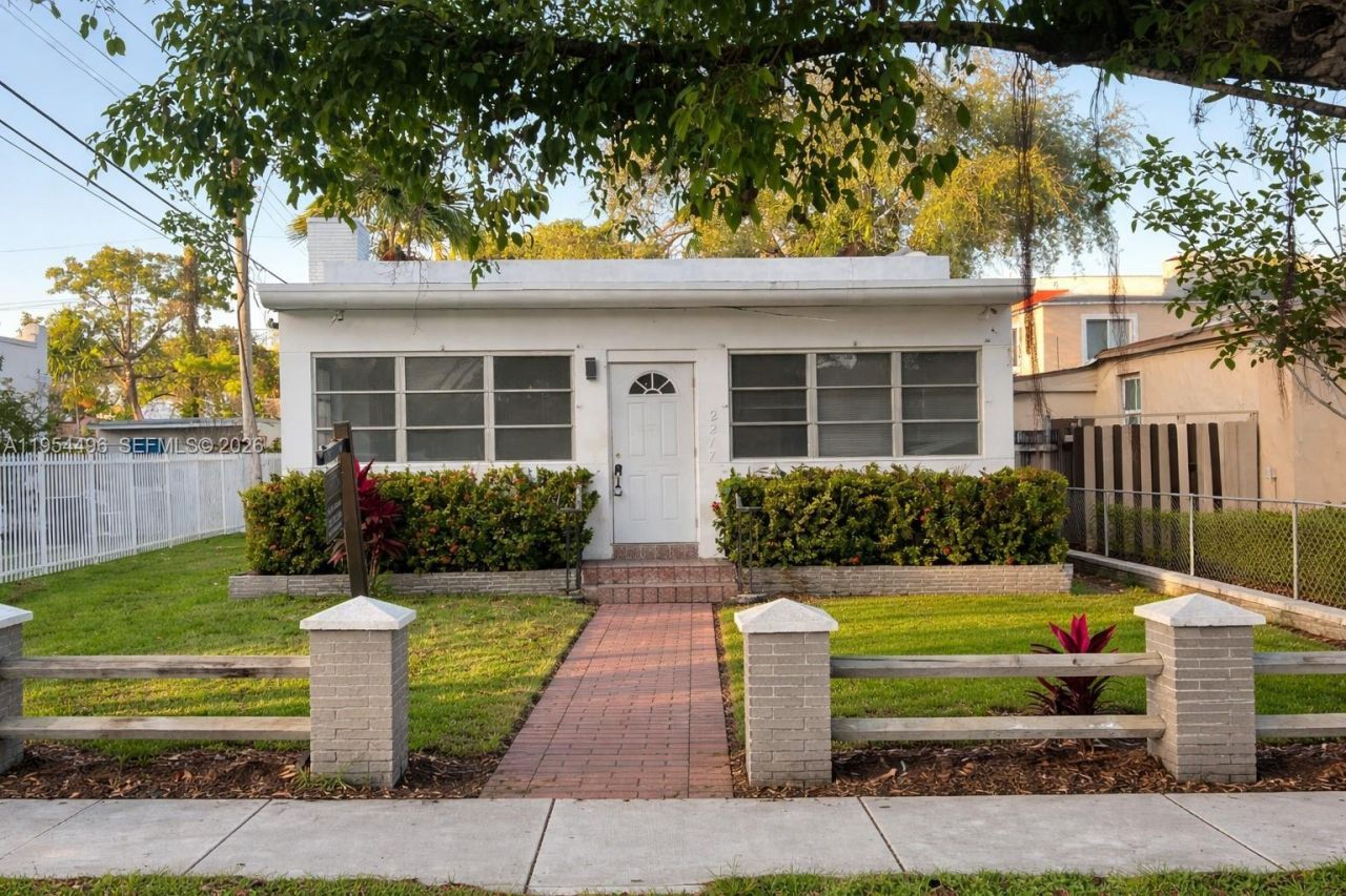 2217 SW 11th St, Miami, FL 33135 Photo