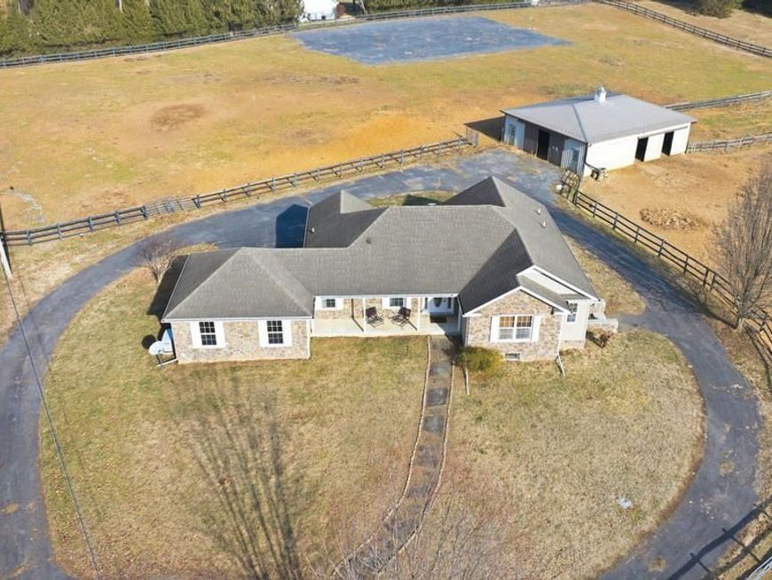 429 Azure Drive, Martinsburg, WV 25404 Main Photo