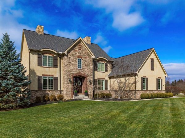 9338 Deer Path Court, Powell, OH 43065