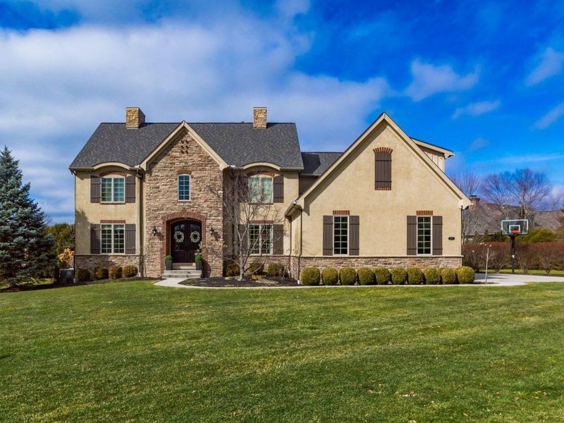 9338 Deer Path Court, Powell, OH 43065 Photo 2