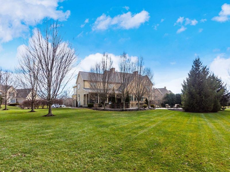 9338 Deer Path Court, Powell, OH 43065 Photo 3