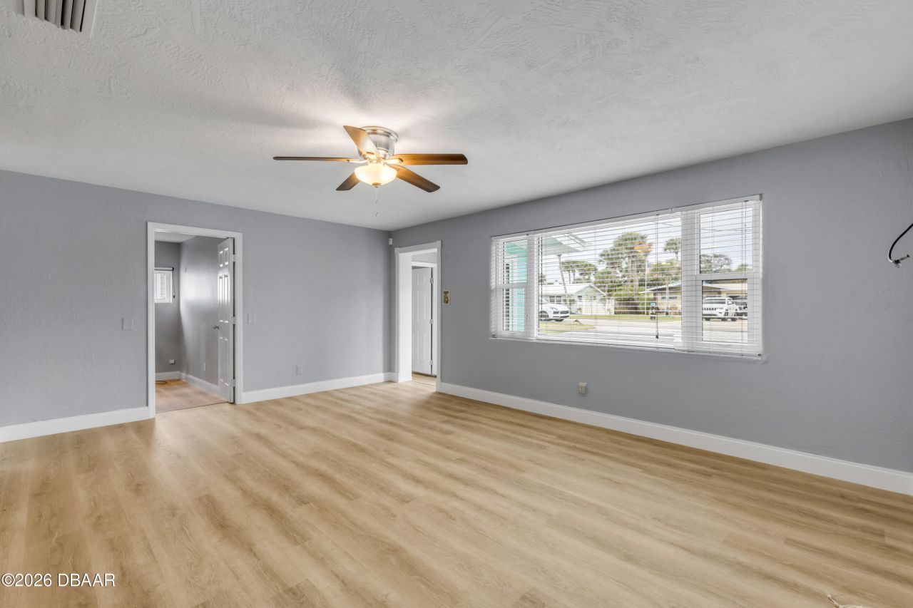 921 E 2nd Avenue, New Smyrna Beach, FL 32169 Photo