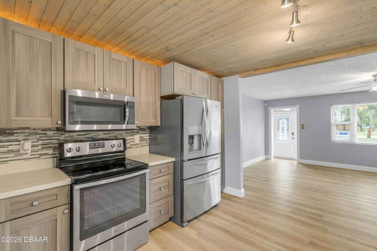 921 E 2nd Avenue, New Smyrna Beach, FL 32169 Photo