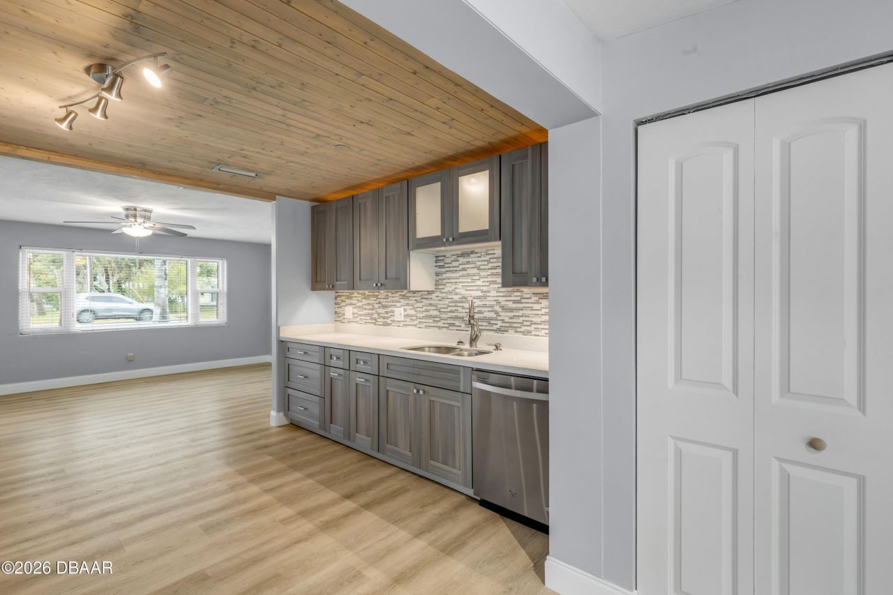 921 E 2nd Avenue, New Smyrna Beach, FL 32169 Photo