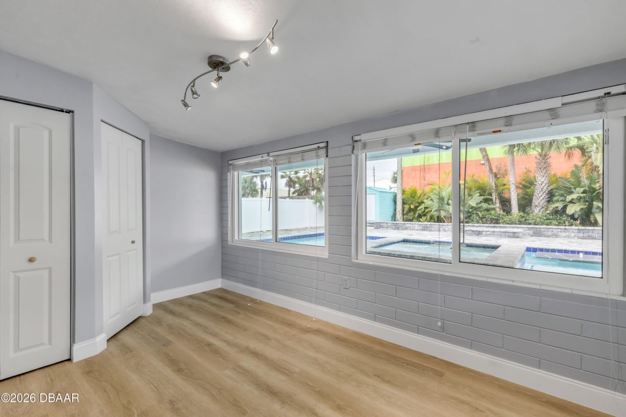 921 E 2nd Avenue, New Smyrna Beach, FL 32169 Photo