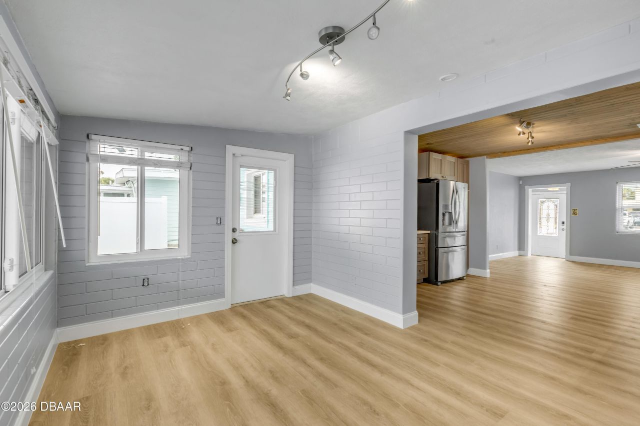 921 E 2nd Avenue, New Smyrna Beach, FL 32169 Photo