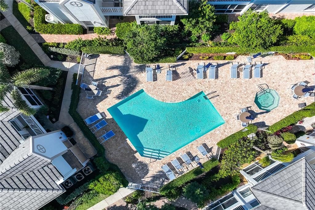 5633 Turtle Bay Dr, Unit 32, Naples, FL 34108 Photo