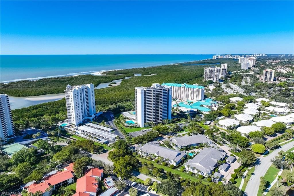 5633 Turtle Bay Dr, Unit 32, Naples, FL 34108 Photo