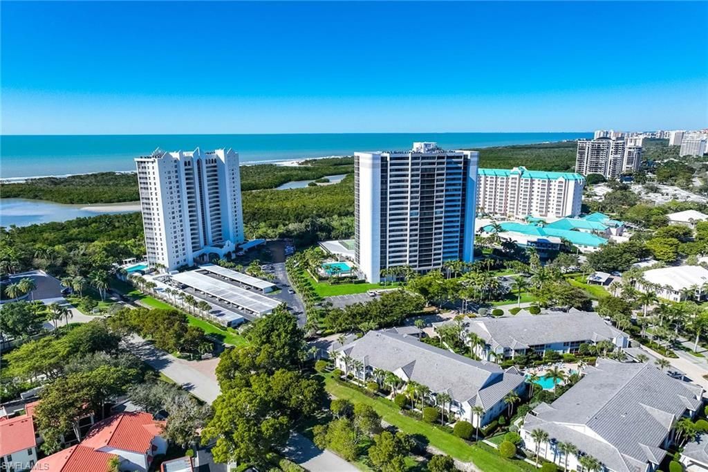 5633 Turtle Bay Dr, Unit 32, Naples, FL 34108 Photo