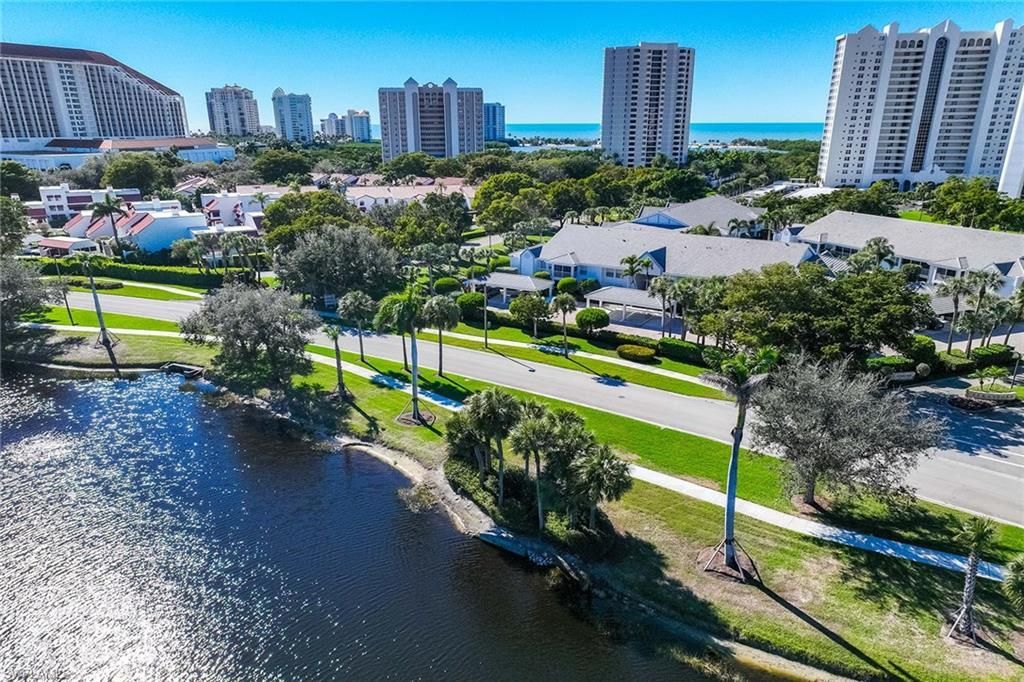 5633 Turtle Bay Dr, Unit 32, Naples, FL 34108 Photo