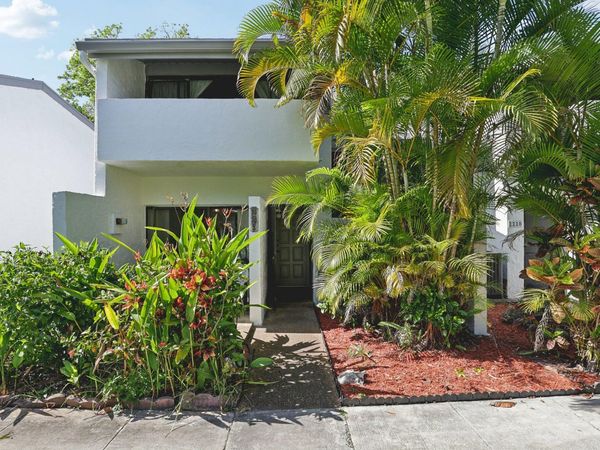 19232 NE 25th Avenue, Unit 221b, Miami, FL 33180