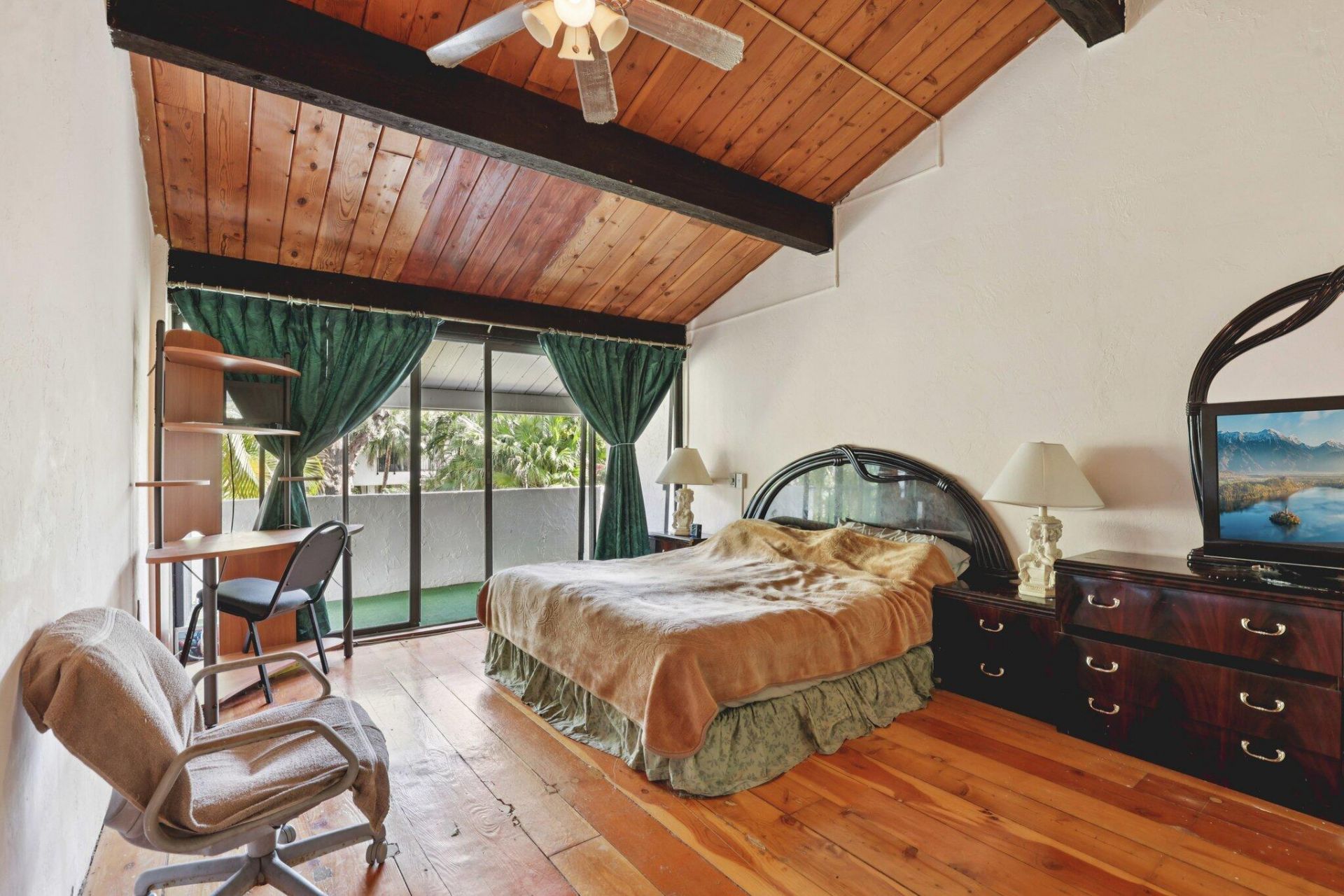 19232 NE 25th Avenue, Unit 221b, Miami, FL 33180 Photo