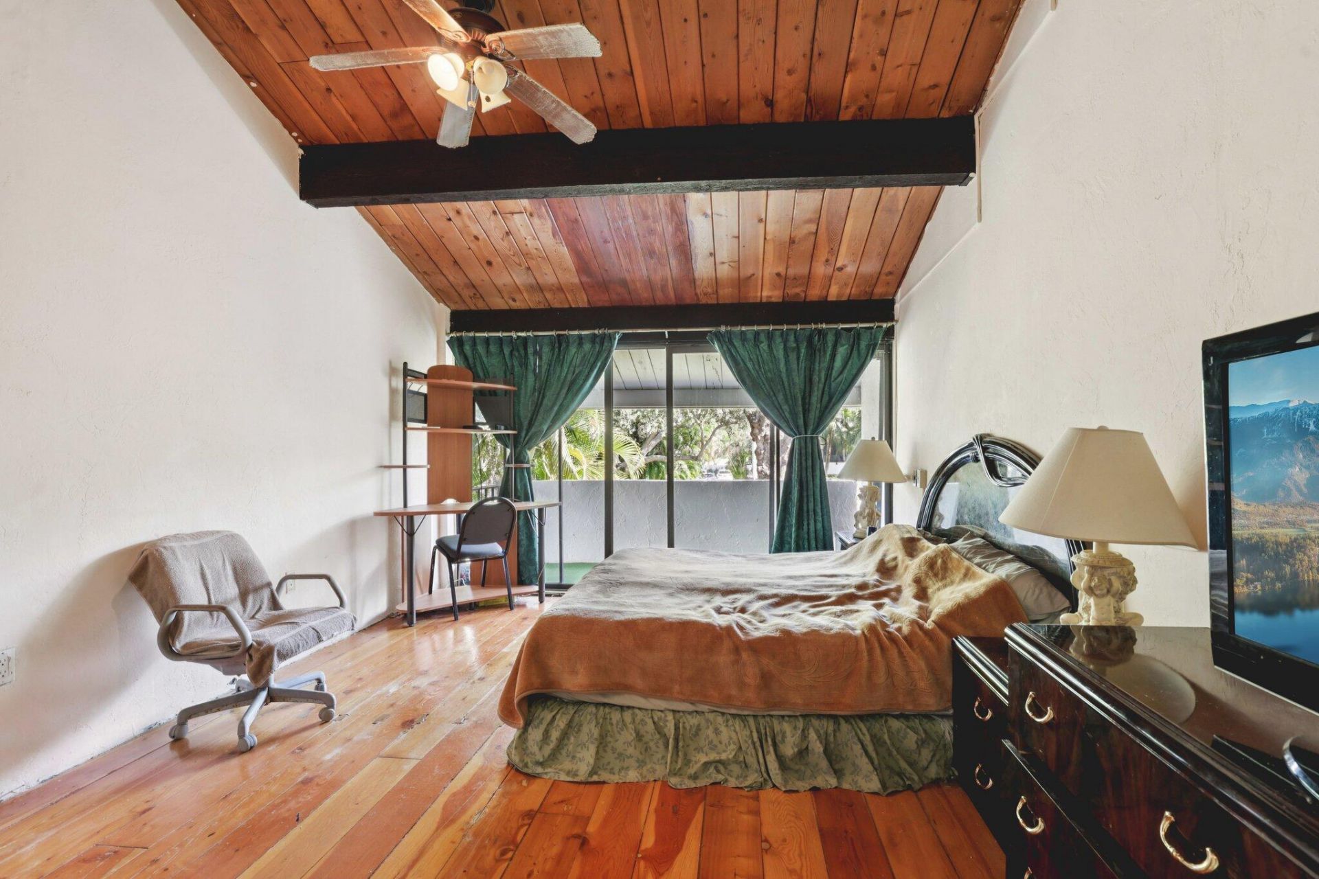 19232 NE 25th Avenue, Unit 221b, Miami, FL 33180 Photo