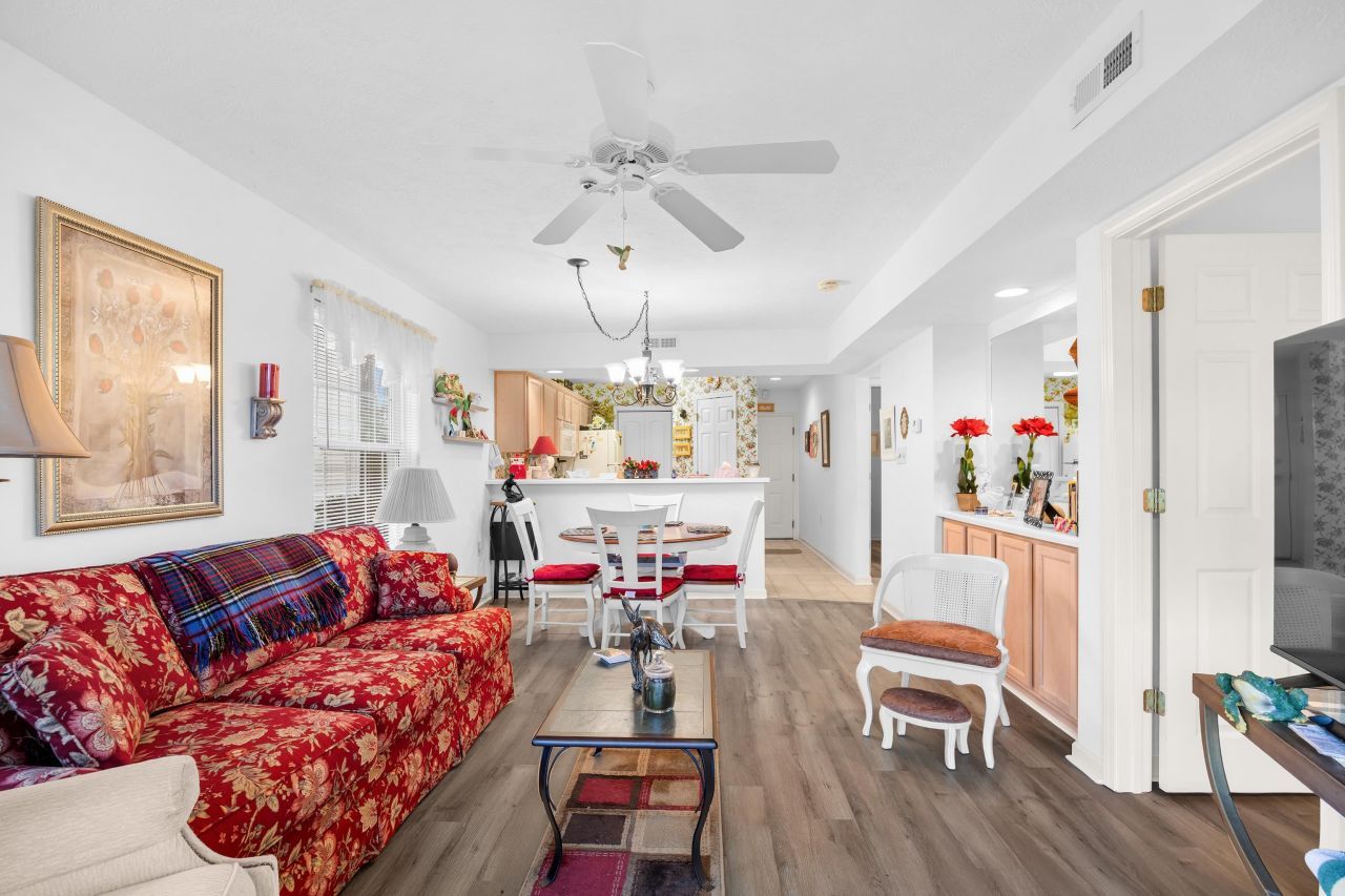 577 Blue River Ct. Photo 14