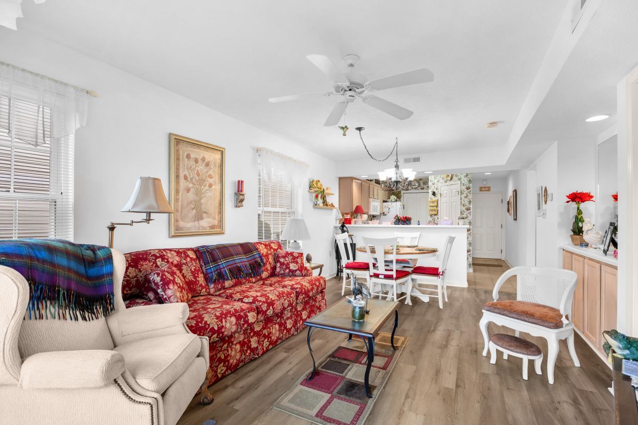 577 Blue River Ct. Photo 16