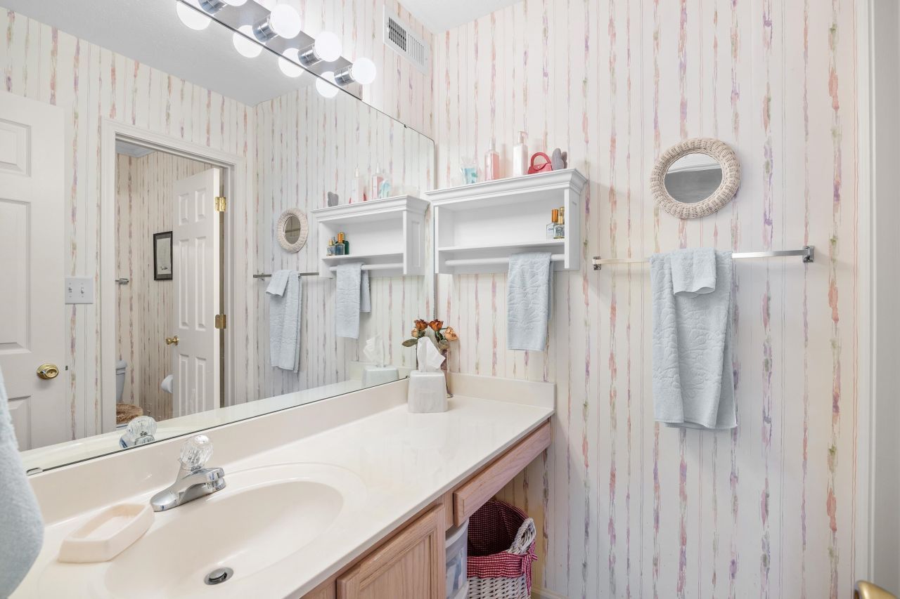 577 Blue River Ct. Photo 19