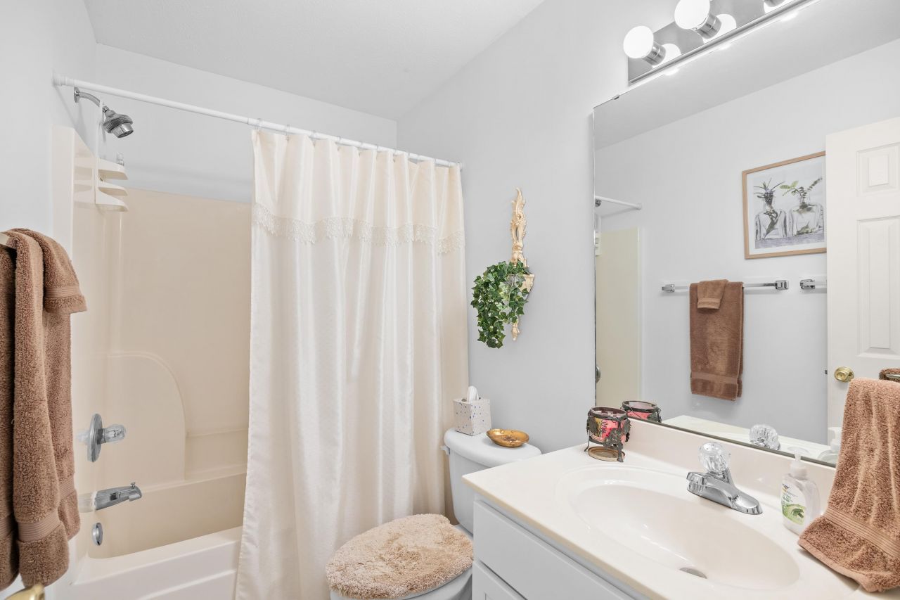 577 Blue River Ct. Photo 23