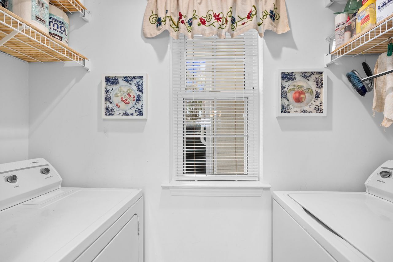 577 Blue River Ct. Photo 24