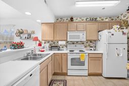 577 Blue River Ct. photo 4