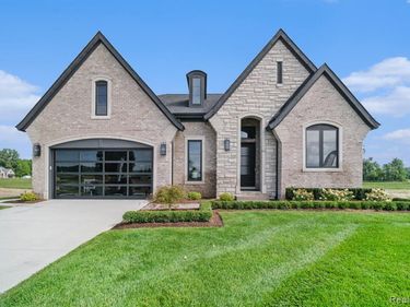 13984 Arthur Court, Washington Twp, MI 48094