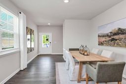 462 Leathertree Lane photo 4