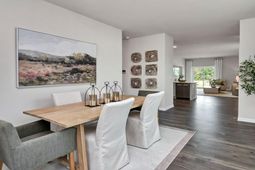 462 Leathertree Lane photo 4