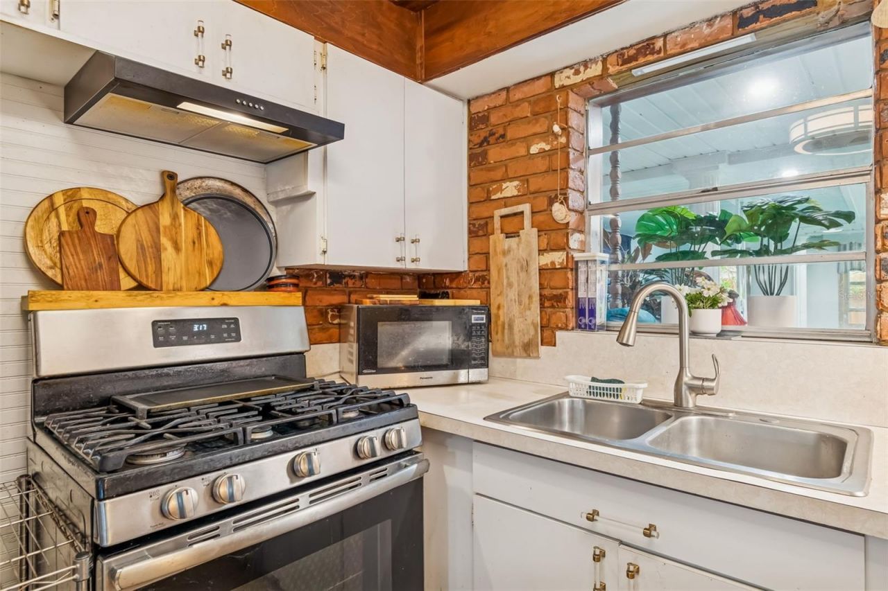 7551 17th Lane N, Saint Petersburg, FL 33702 Photo