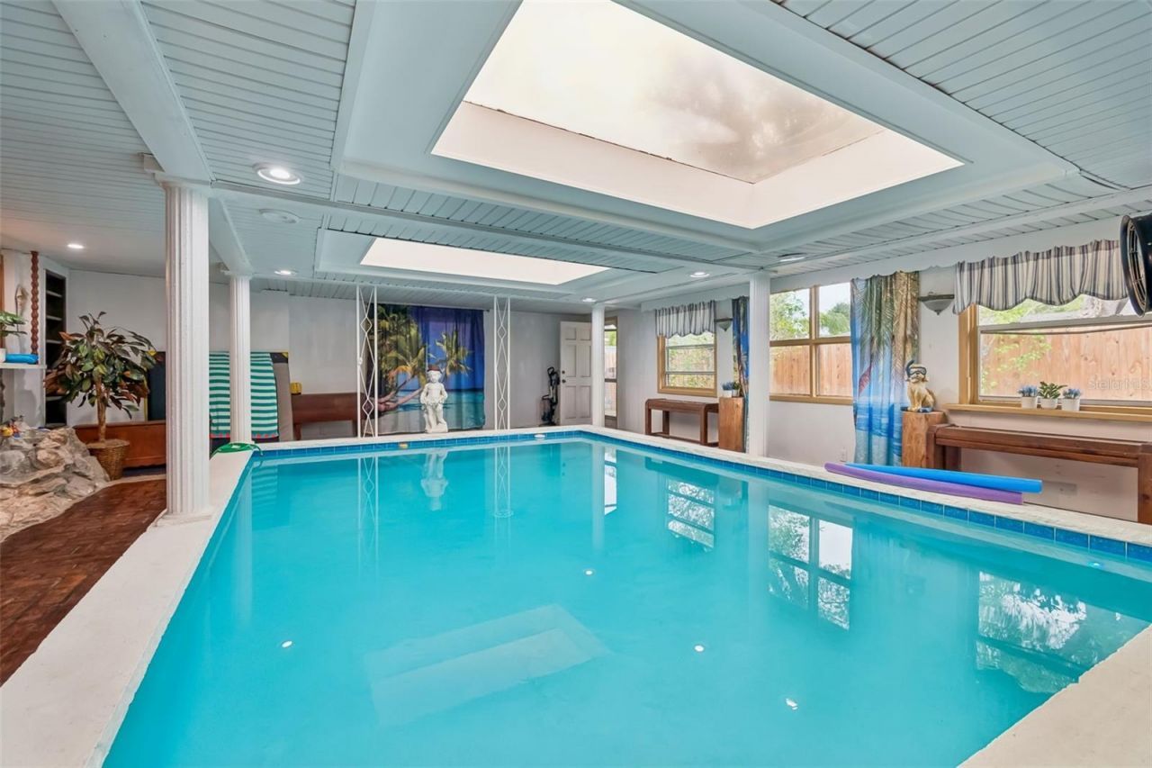 7551 17th Lane N, Saint Petersburg, FL 33702 Photo