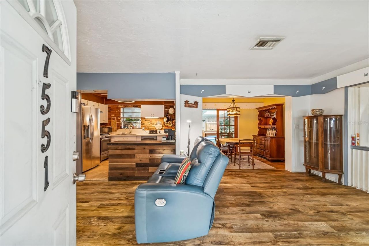 7551 17th Lane N, Saint Petersburg, FL 33702 Photo