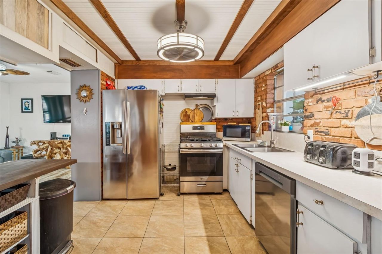 7551 17th Lane N, Saint Petersburg, FL 33702 Photo