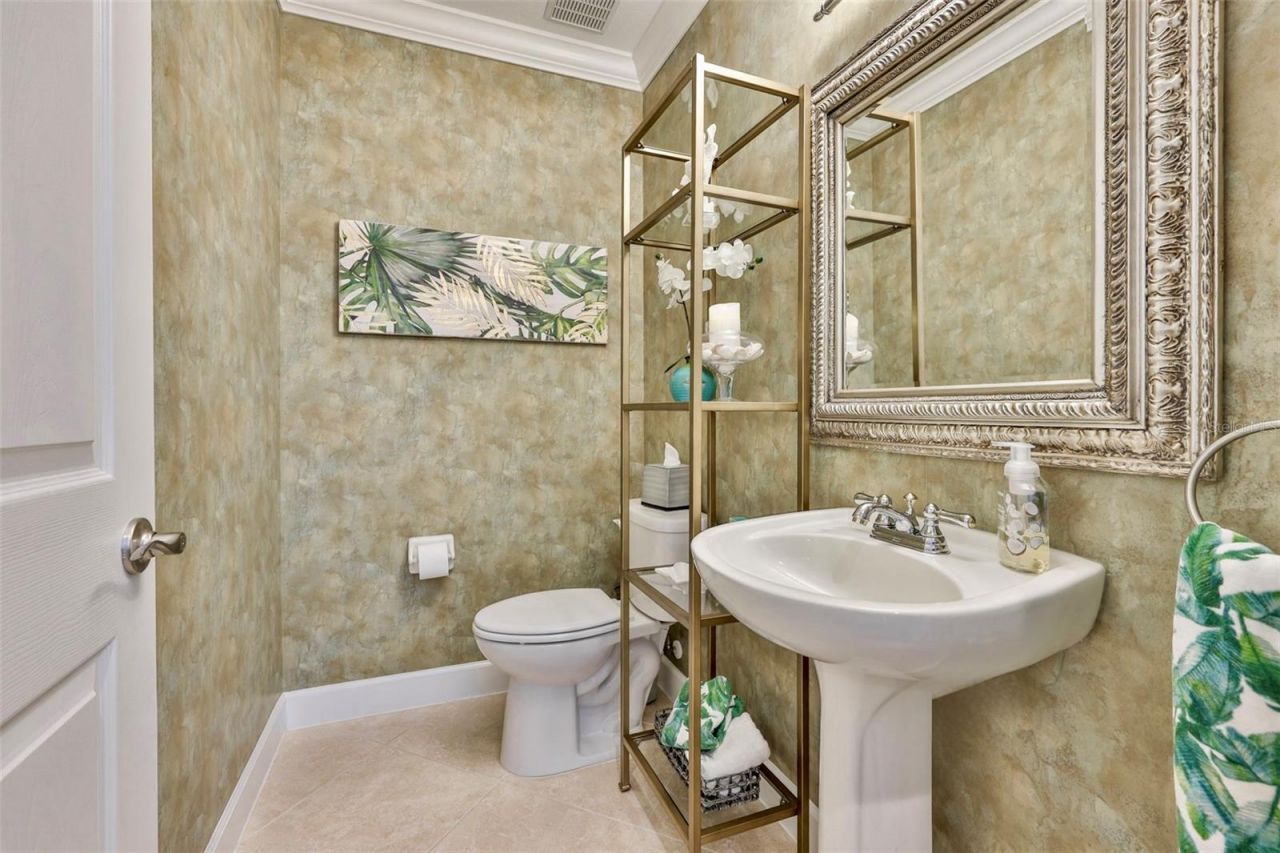 6303 Vista Verde Drive E, Gulfport, FL 33707 Photo