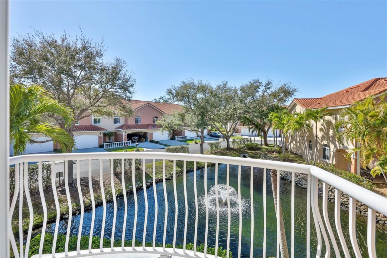6303 Vista Verde Drive E, Gulfport, FL 33707 Photo