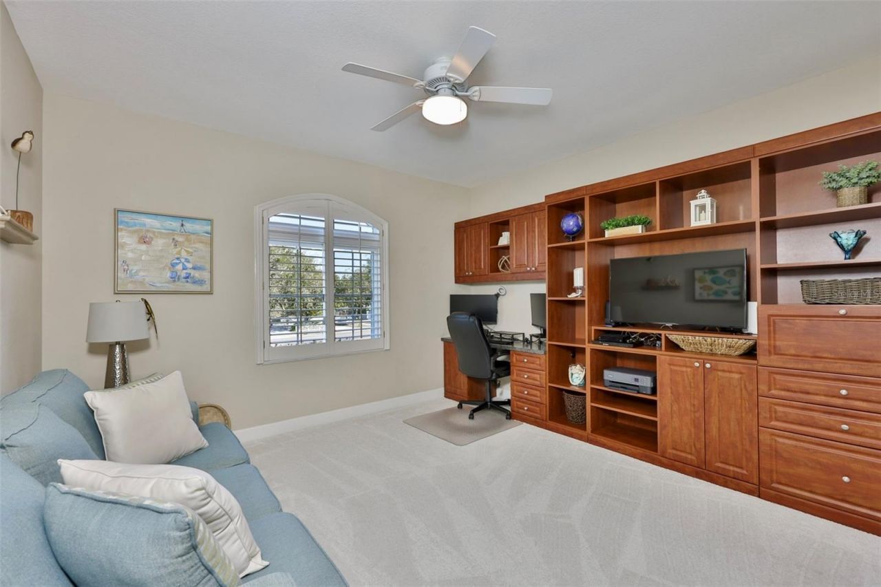 6303 Vista Verde Drive E, Gulfport, FL 33707 Photo