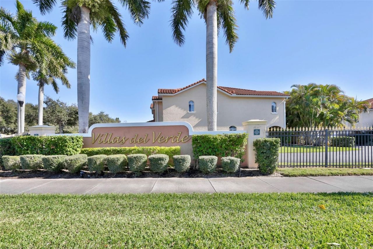 6303 Vista Verde Drive E, Gulfport, FL 33707 Photo