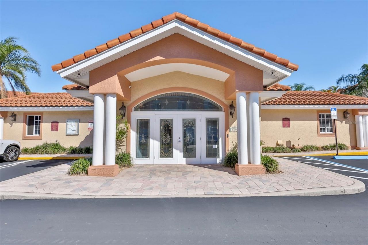 6303 Vista Verde Drive E, Gulfport, FL 33707 Photo