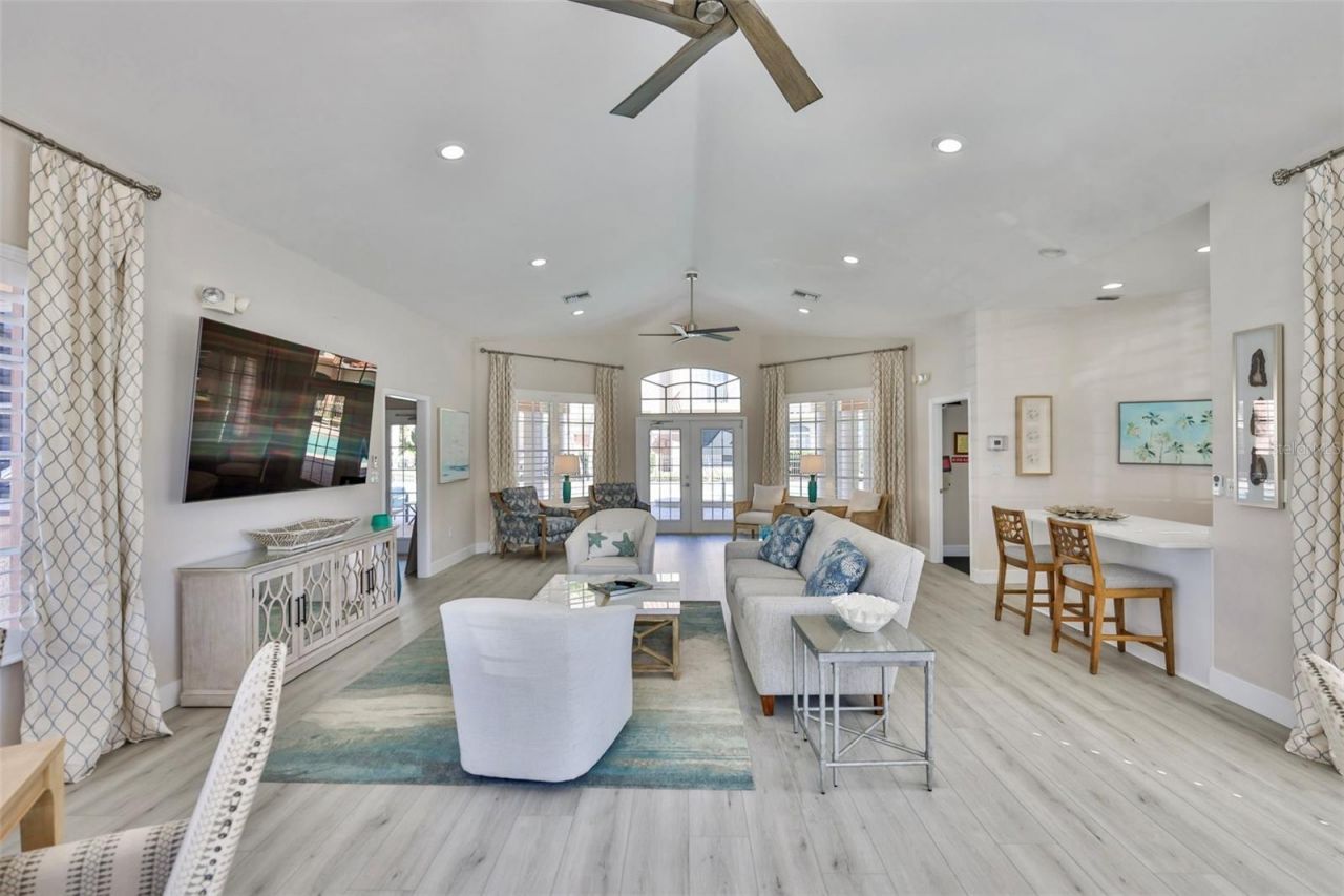 6303 Vista Verde Drive E, Gulfport, FL 33707 Photo