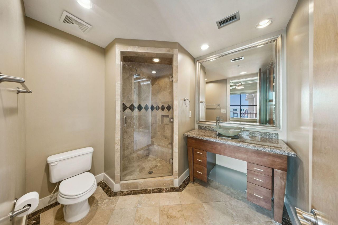 150 Bee Street Photo 29