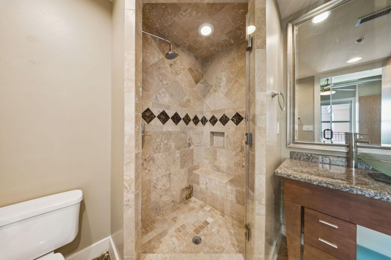 150 Bee Street Photo 30