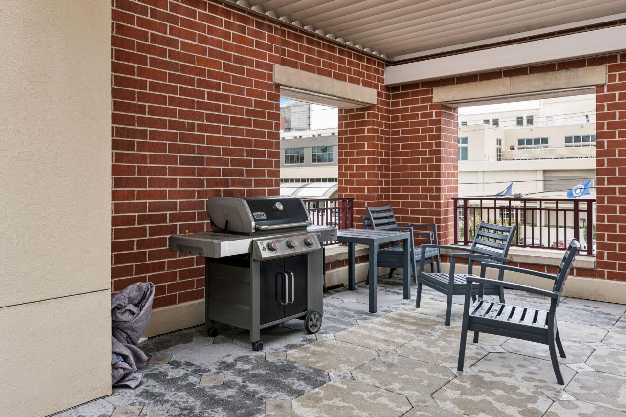 150 Bee Street Photo 37