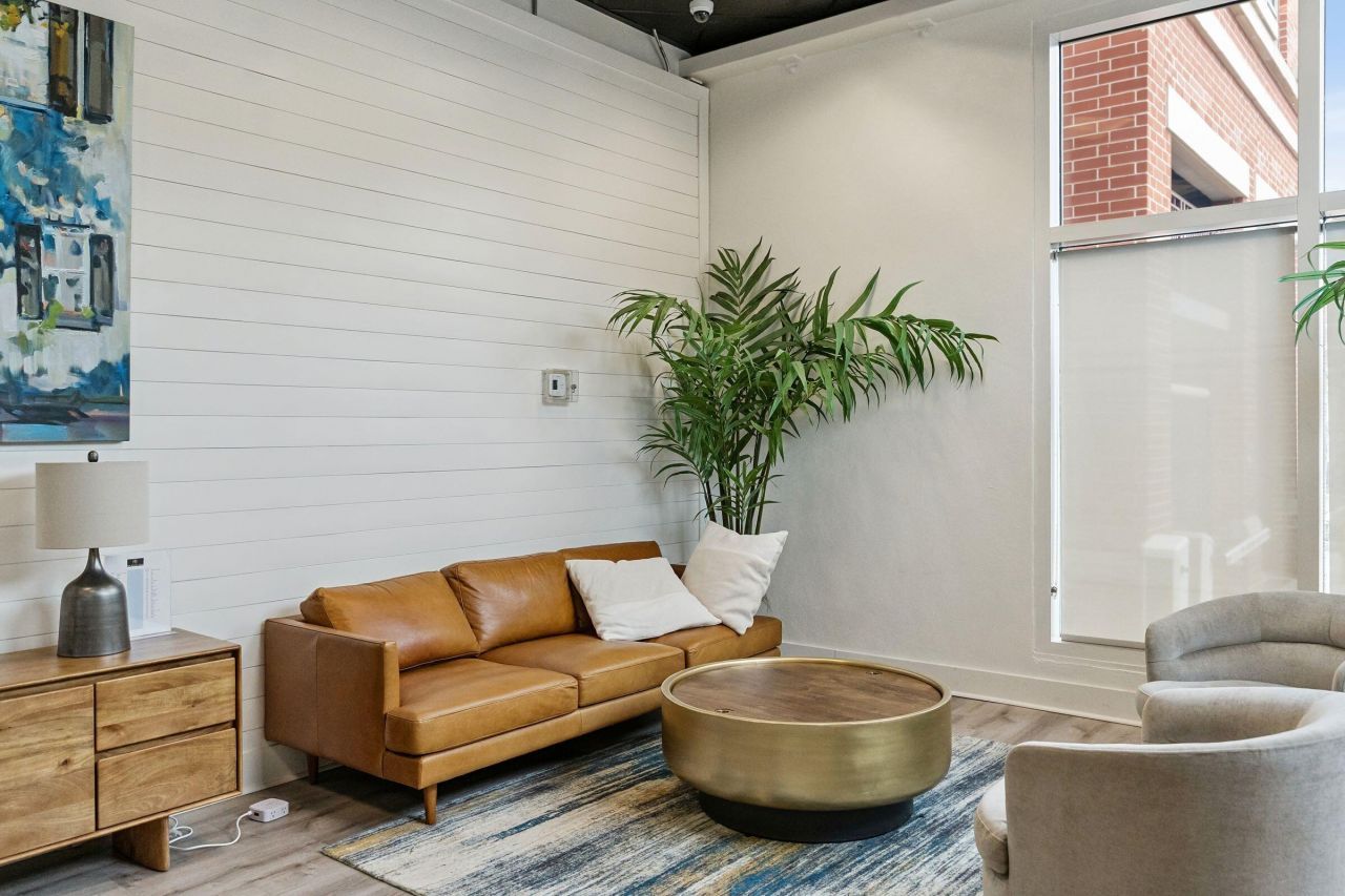 150 Bee Street Photo 41