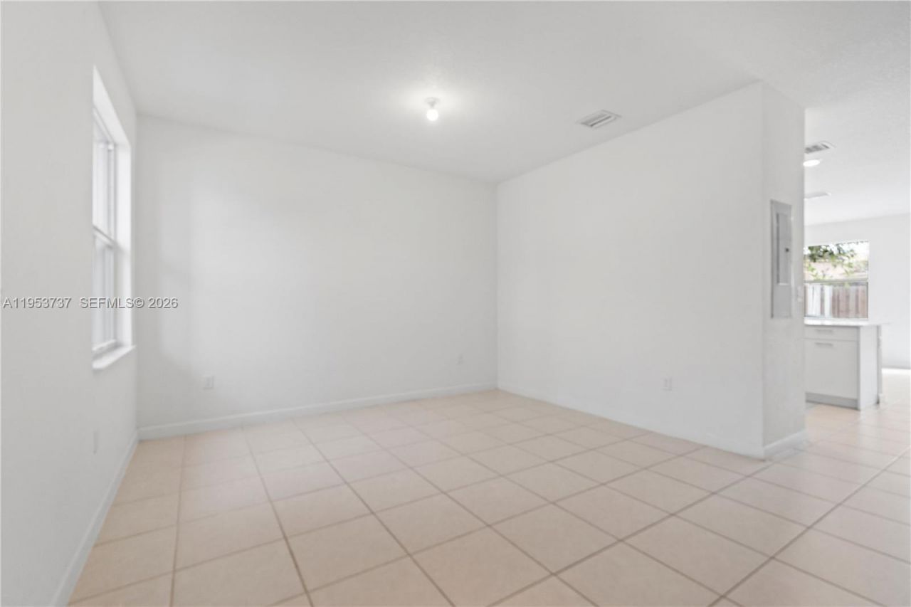 12147 NW 23rd Ct, Miami, FL 33167 Photo