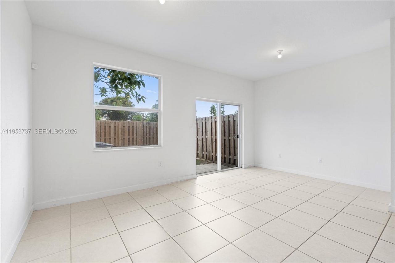 12147 NW 23rd Ct, Miami, FL 33167 Photo