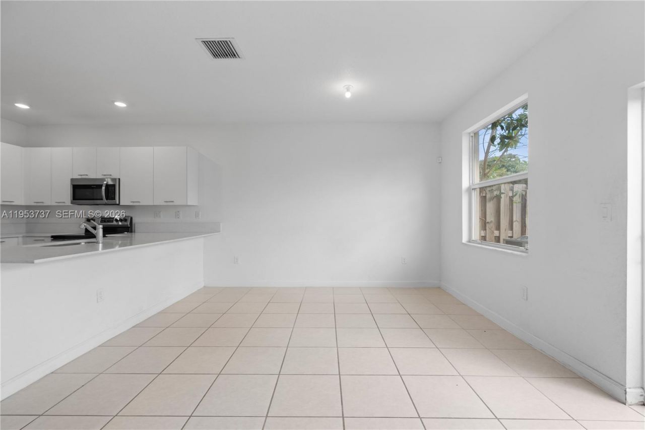 12147 NW 23rd Ct, Miami, FL 33167 Photo