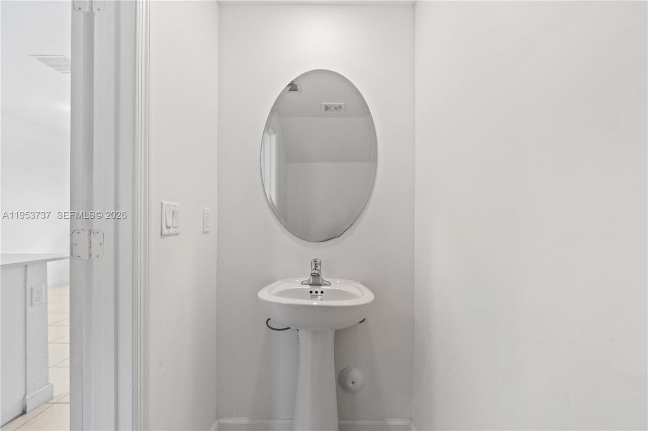 12147 NW 23rd Ct, Miami, FL 33167 Photo